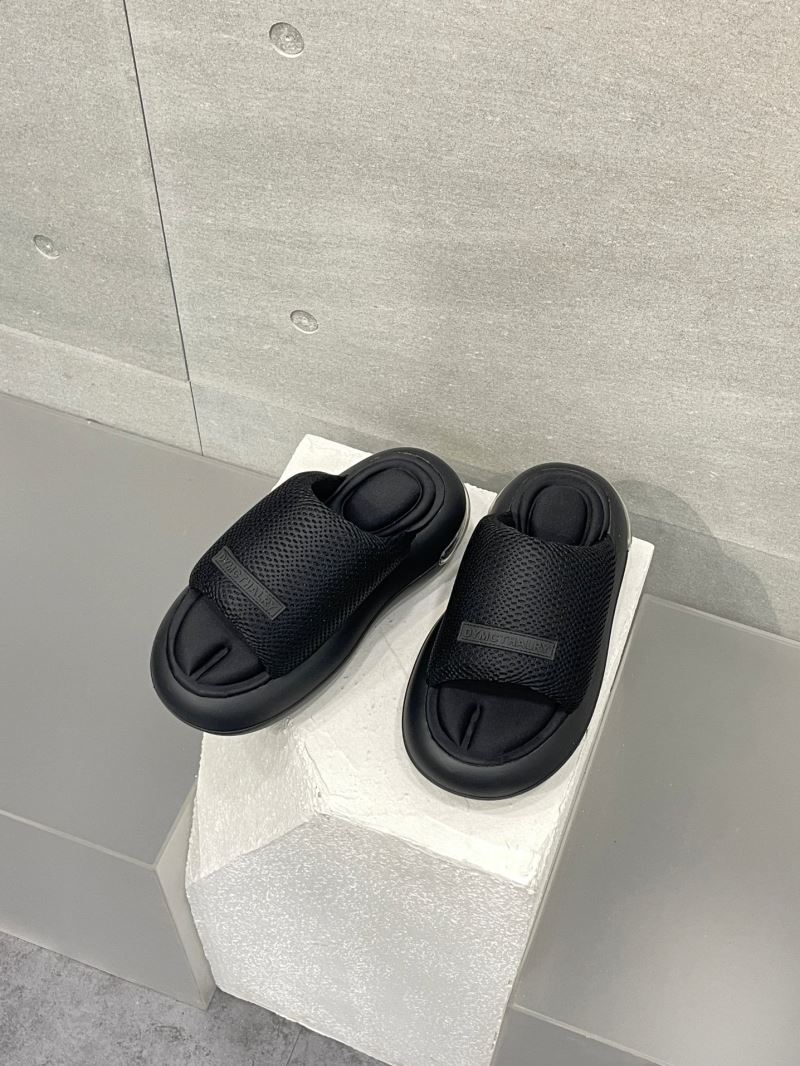 Dymonlatry Sandals